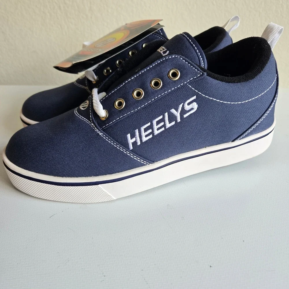 Heelys GR8 Pro 20 Navy Blue Canvas Wheeled Skate Shoes Kids Youth 6 HE100758